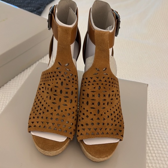 Brand new Marc Fisher HASINA platform wedge espadrilles - Picture 2 of 4